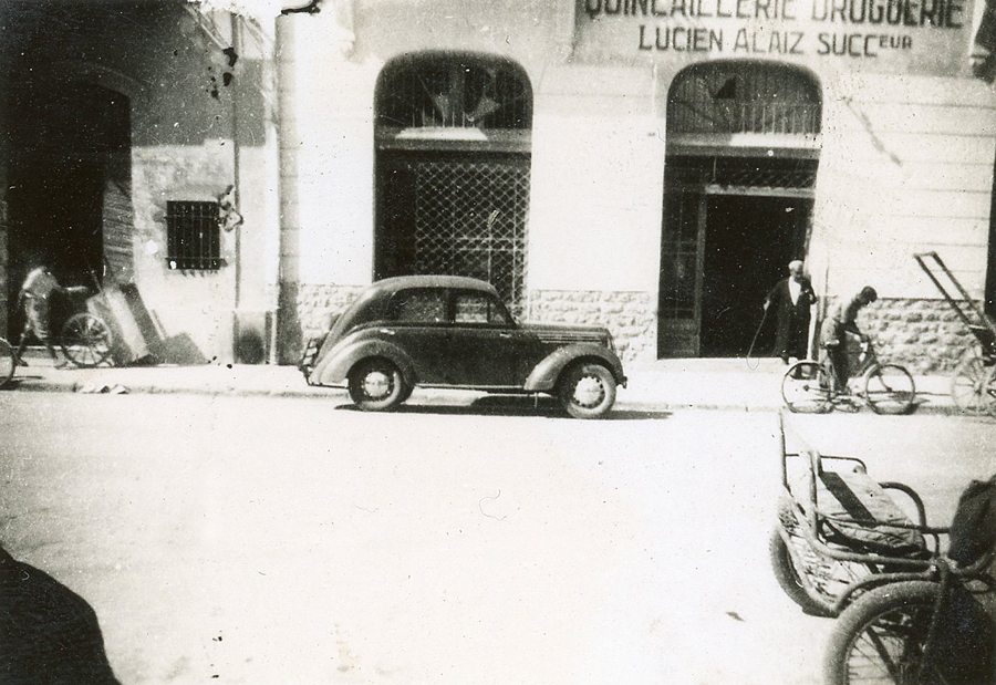 Devant les Ets Alaiz